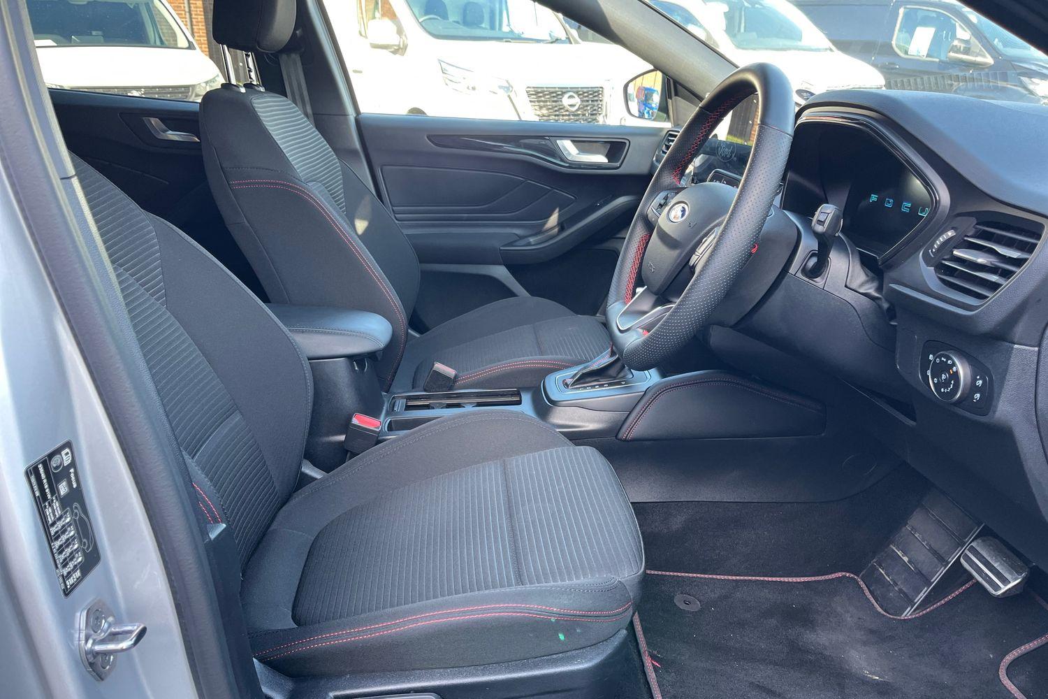 Ford Focus Photo 16