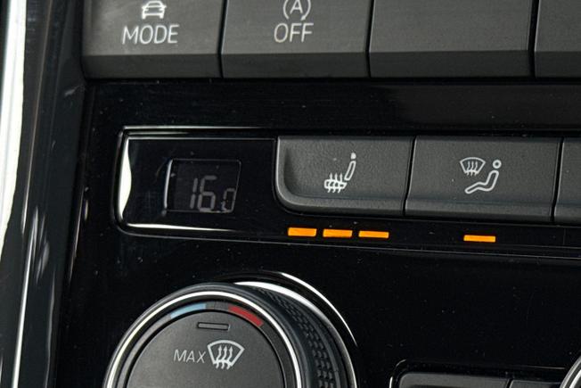 VOLKSWAGEN T-Roc Photo 26