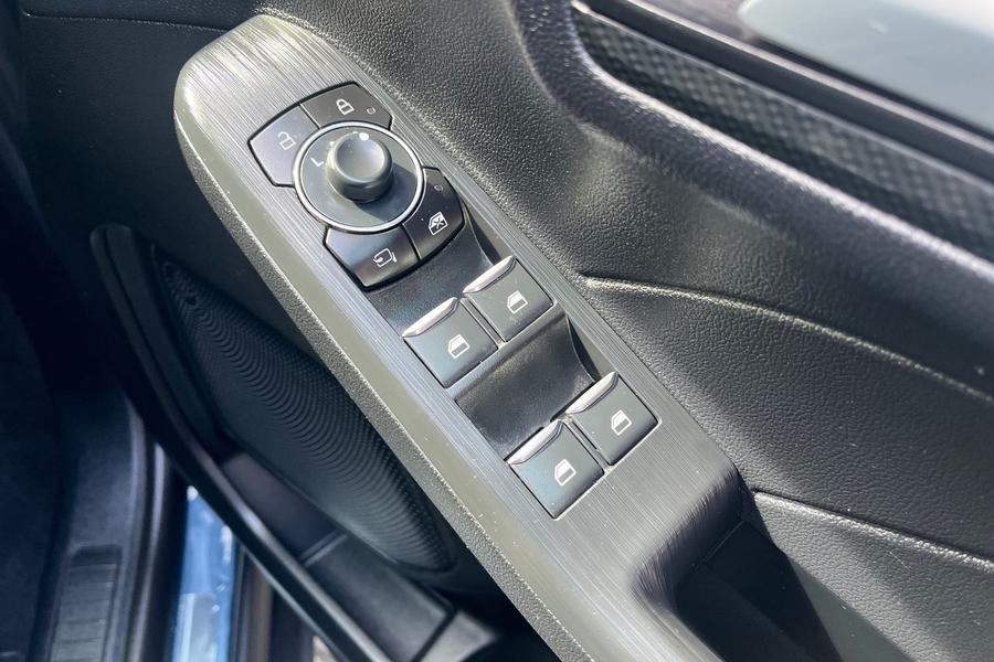 Ford KUGA Photo autoimg-8ed37fef3ffe8fdcb8d0ef360b365dd79ee24f5b.jpg
