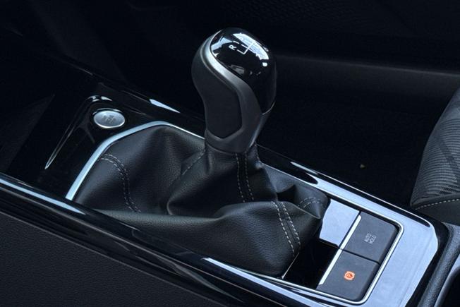 VOLKSWAGEN Golf Photo 44