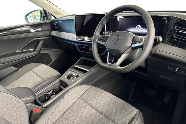VOLKSWAGEN Tiguan Photo 6