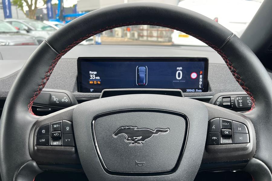 Ford MUSTANG MACH-E Photo autoimg-8ed6bcf9fce161ac60fa9d2221da26de4b1cc371.jpg