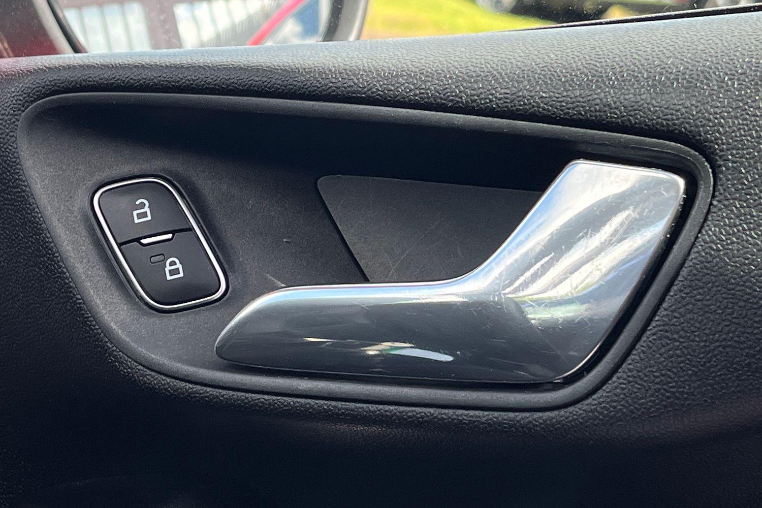 Ford FIESTA Photo 31