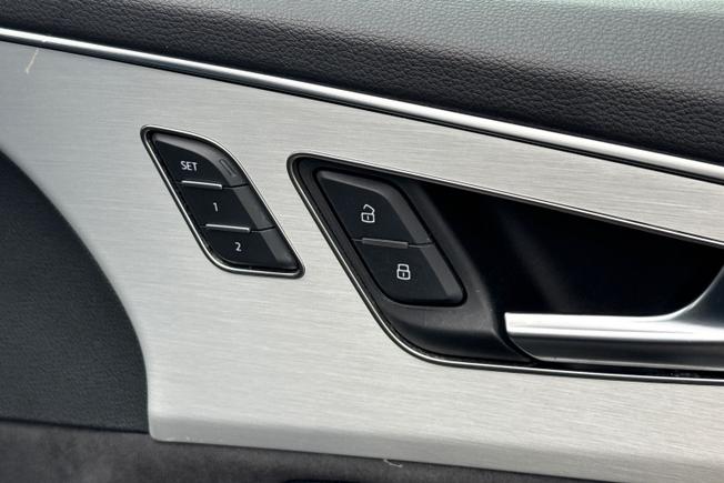 AUDI Q7 Photo 29