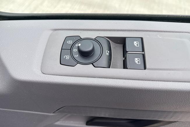 VOLKSWAGEN Transporter Photo 34
