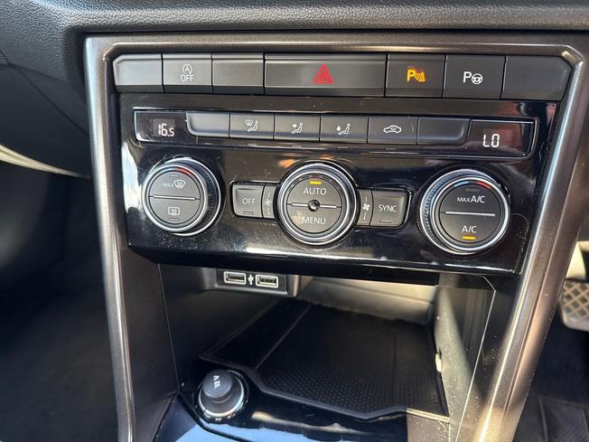 Volkswagen T-Roc Photo 36