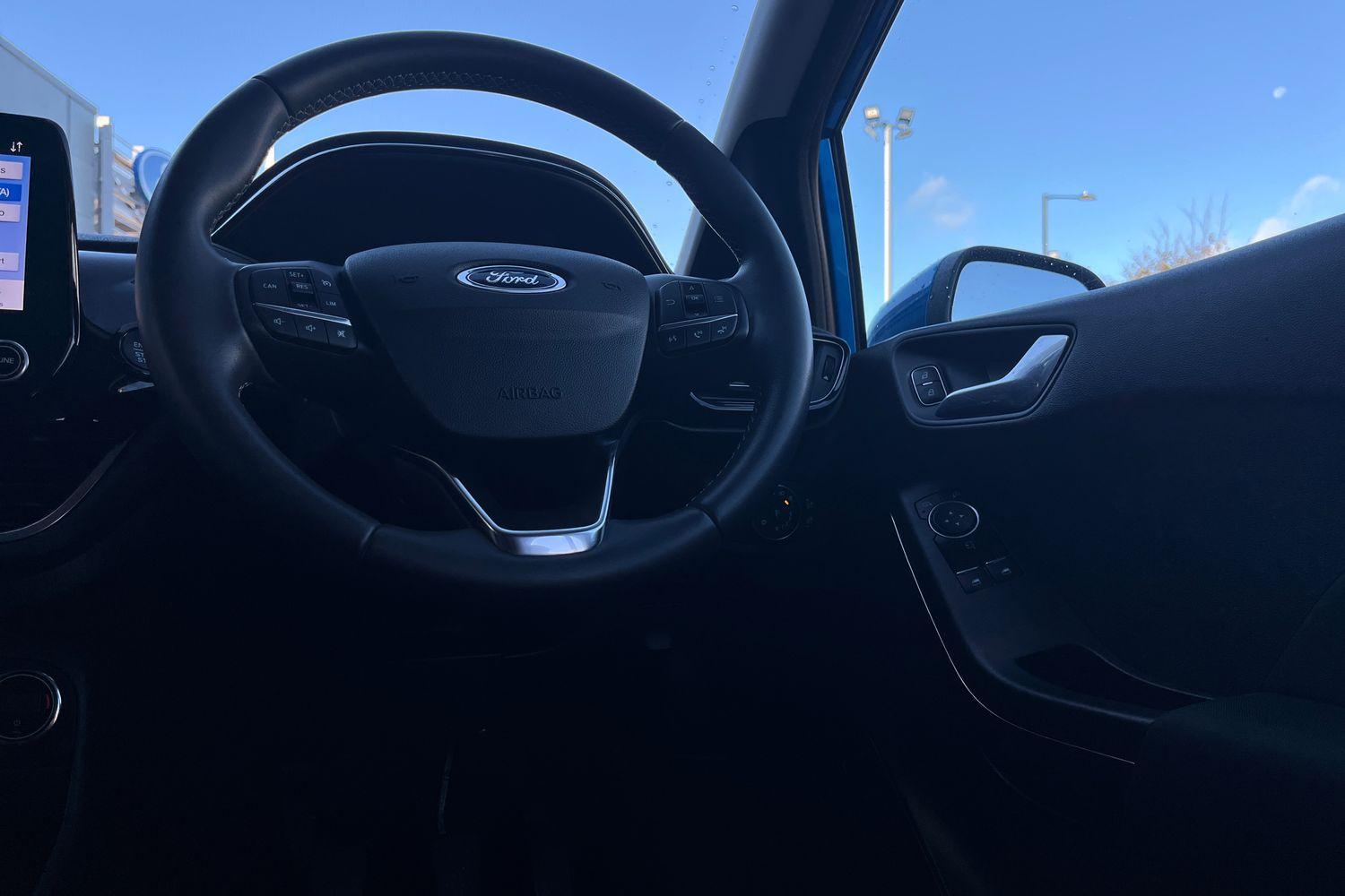 Ford FIESTA Photo 11