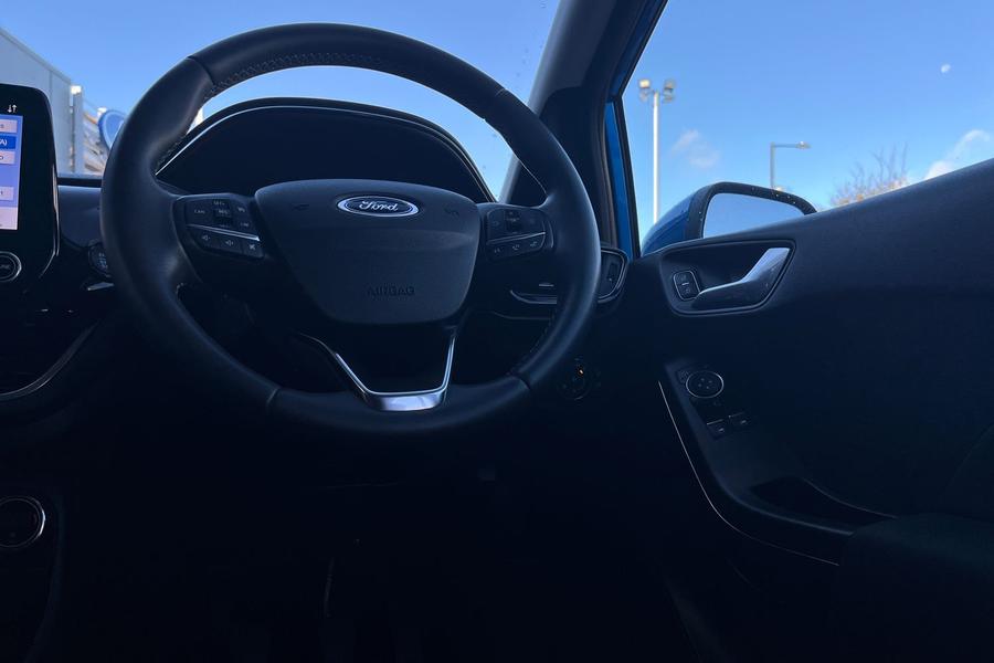 Ford FIESTA Photo autoimg-8eeb9f4d7c885b05a80d868aeb805a90b79ed688.jpg
