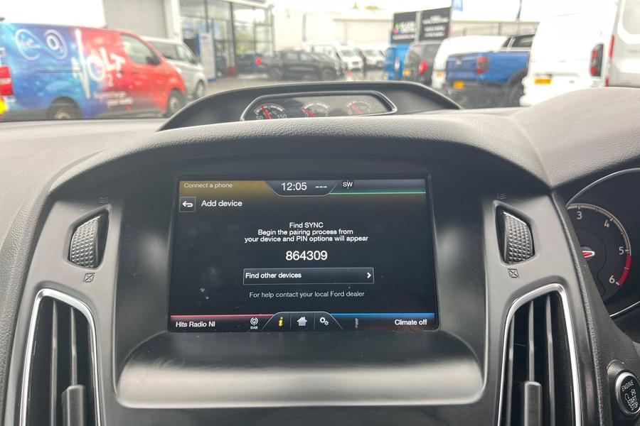 Ford FOCUS Photo autoimg-8eebb52c496449e7e5ca298a14de37a776af05a4.jpg