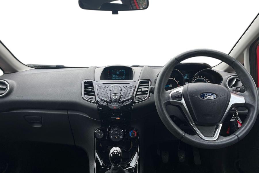 Ford FIESTA Photo autoimg-8eed94f3e9e111759afacf68f3d8e790944ca5b2.jpg