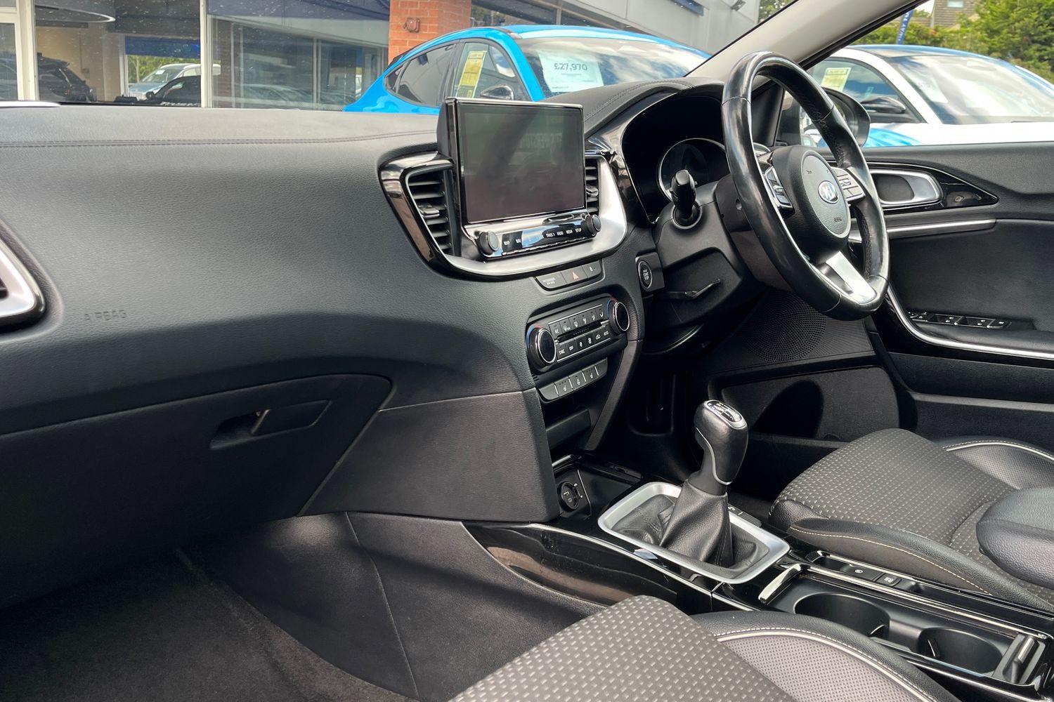 Kia XCEED Photo 17