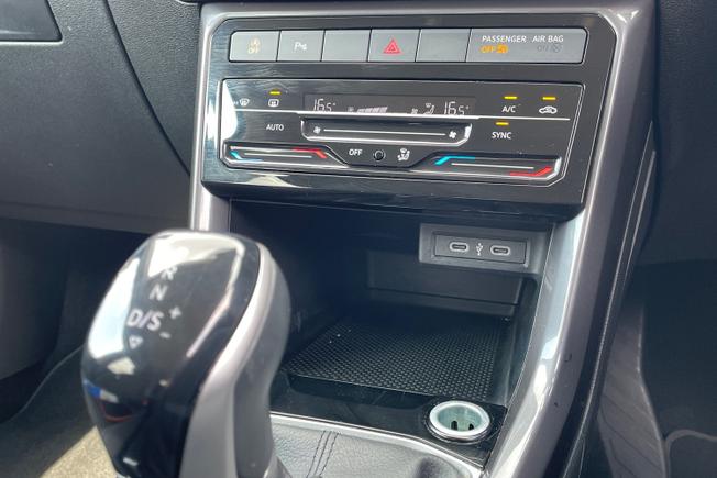 VOLKSWAGEN T-Cross Photo 25