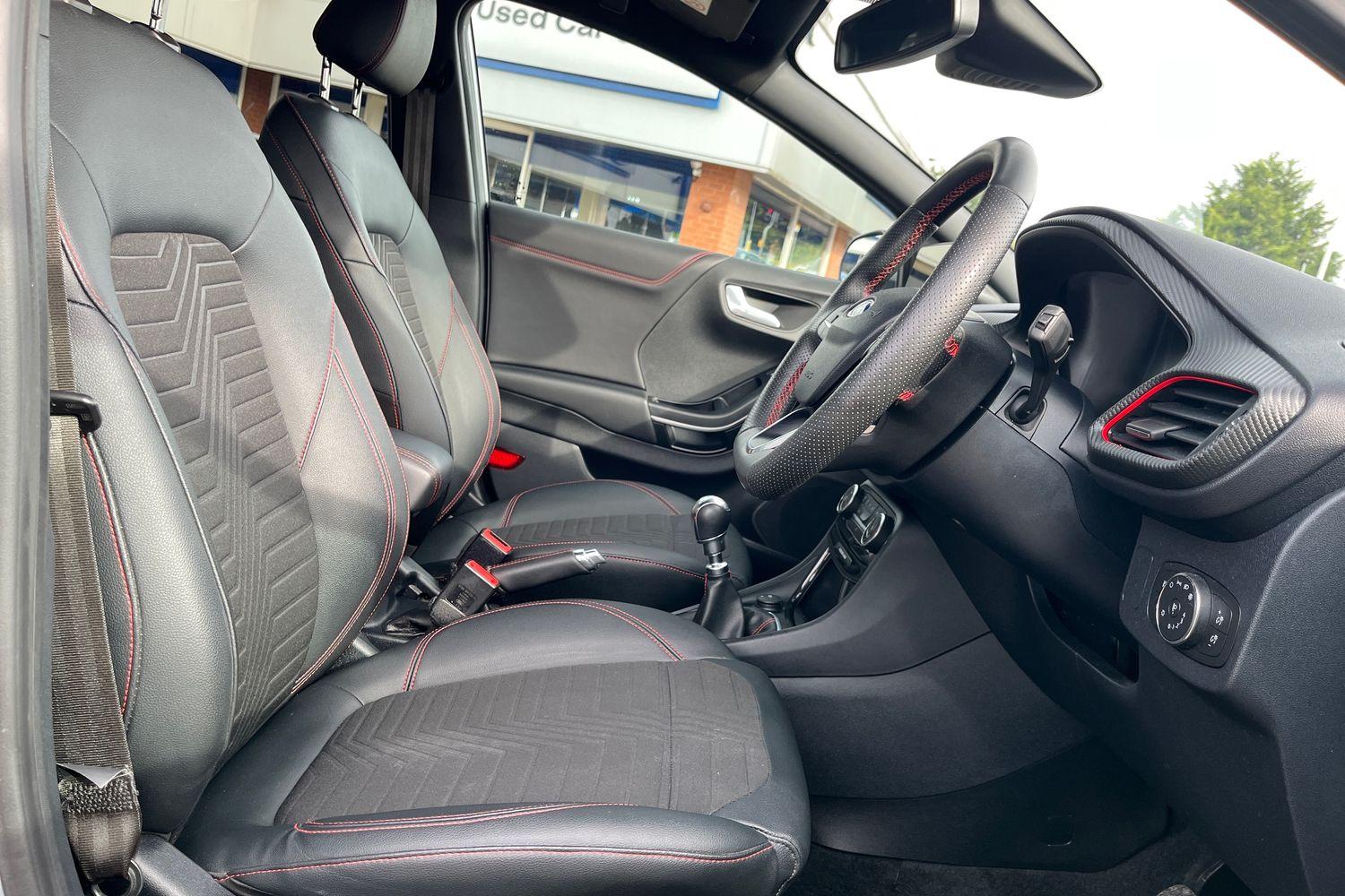 Ford PUMA Photo 16