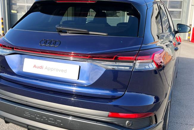 AUDI Q4 E-Tron Photo 18