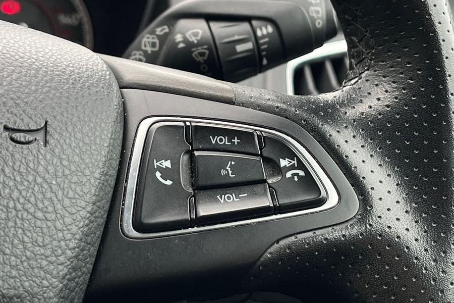 Ford Focus Photo autoimg-8ef7075de285b3f2f1ba9844df1008182596cf94.jpg