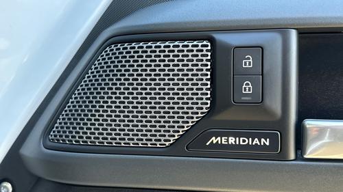 Land Rover Defender Photo autoimg-8efa5e7ff018a529481ef938b062471ccb43b49e.jpg