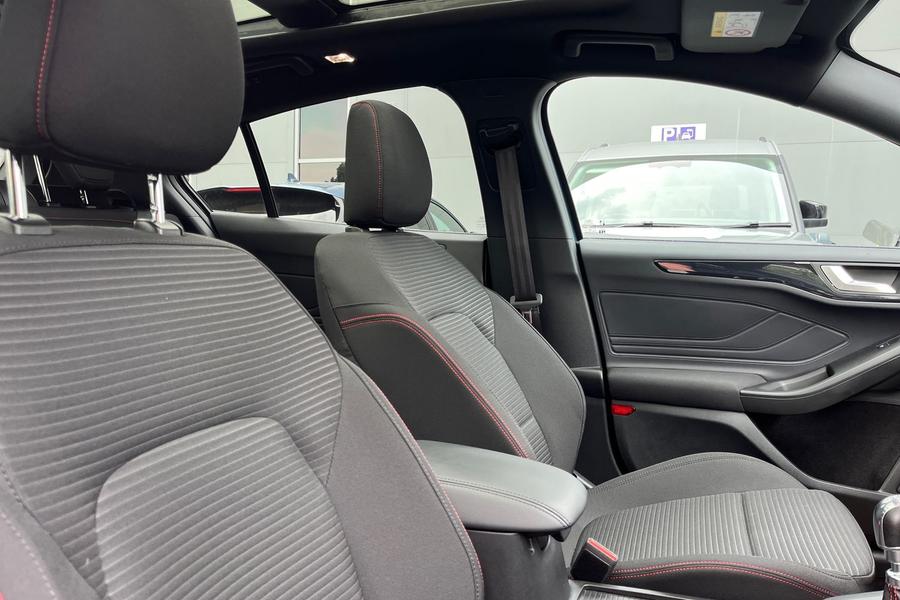 Ford FOCUS Photo autoimg-8efaa35297327442f260ac4f2d00275a1734e34a.jpg
