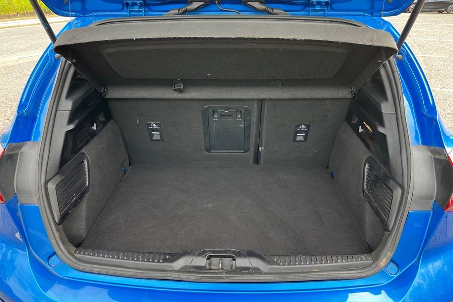 Ford FOCUS Photo autoimg-8efb40d6e98db18aafd0a1c330e419e5bf2b6bba.jpg
