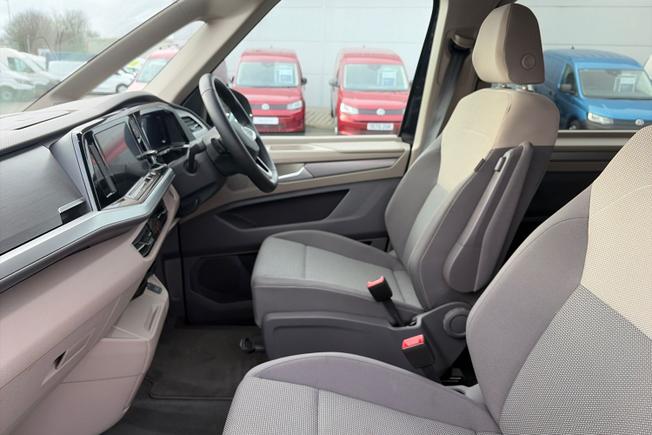 VOLKSWAGEN Multivan Photo 28