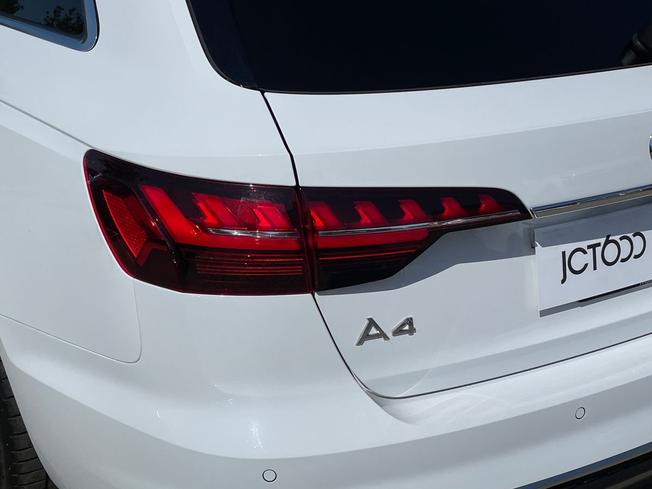 AUDI A4 Avant Photo 18