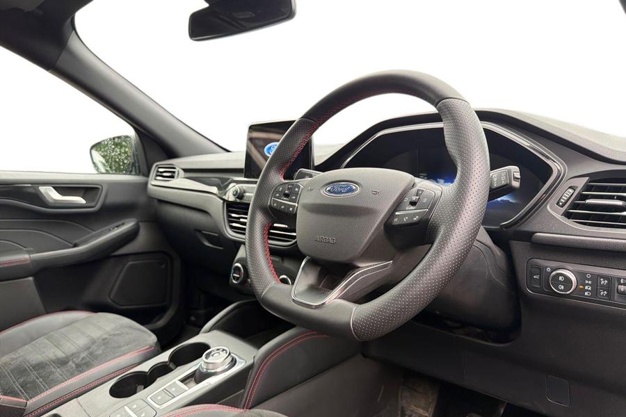 Ford KUGA Photo autoimg-8f00e97d8ce57e46014da66d971849e59b706b7c.jpg