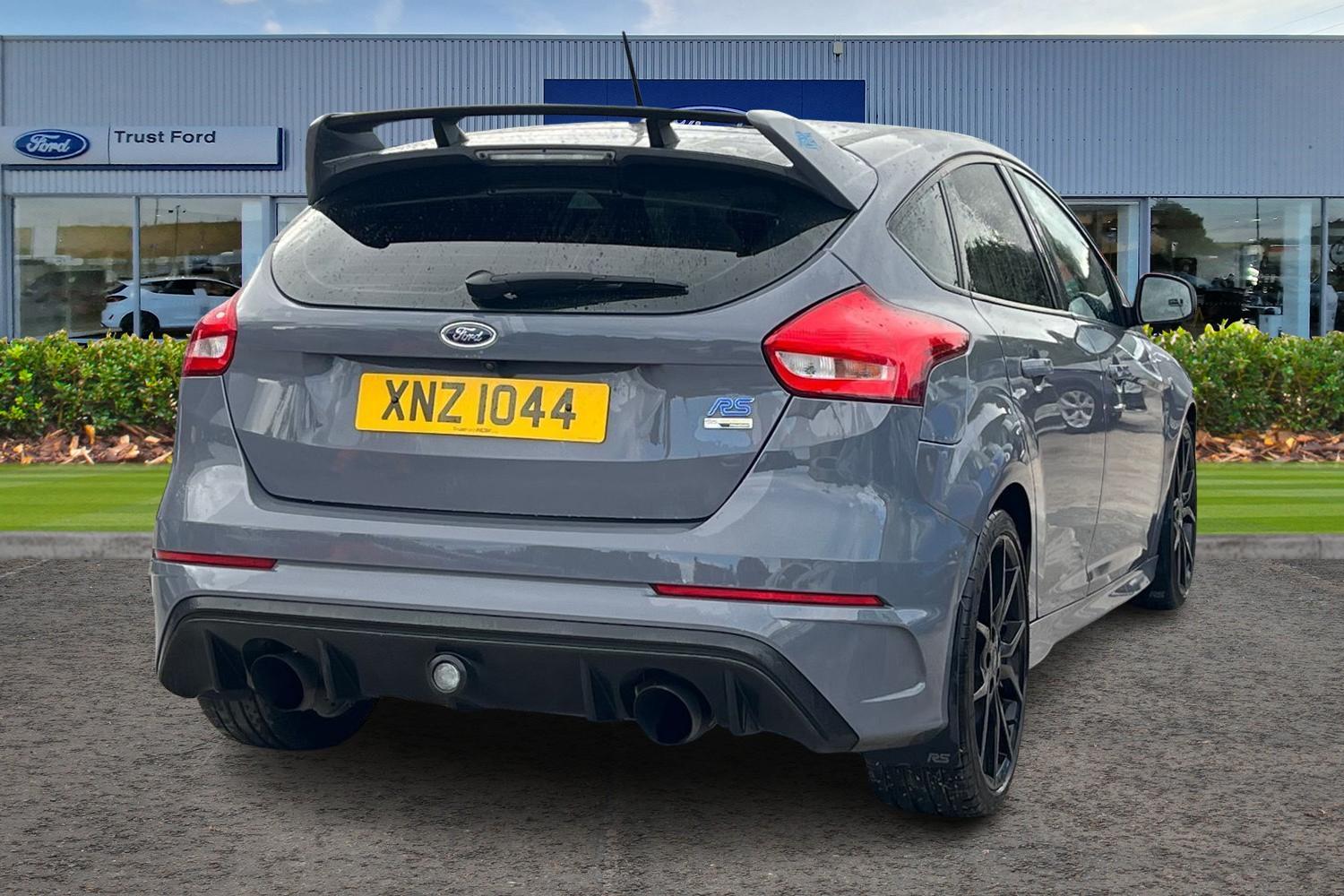 Ford FOCUS RS Photo 3
