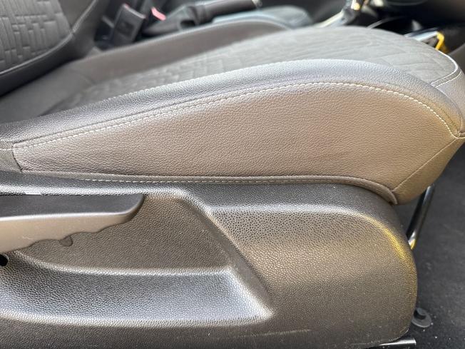 VAUXHALL Corsa Photo 24