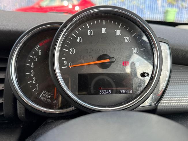 MINI Hatch Photo 15