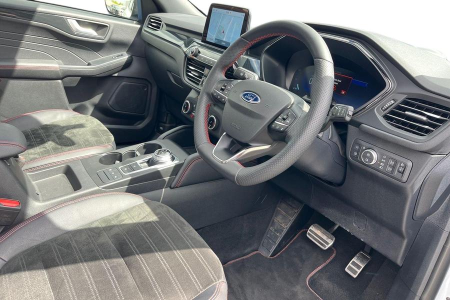 Ford Kuga Photo autoimg-8f1bf81aff0a01744710c5a4091555f159b76fd8.jpg