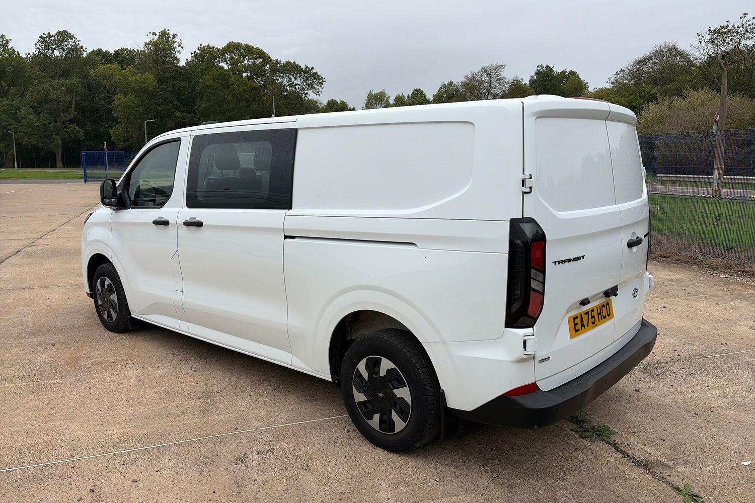Ford TRANSIT CUSTOM Photo 1