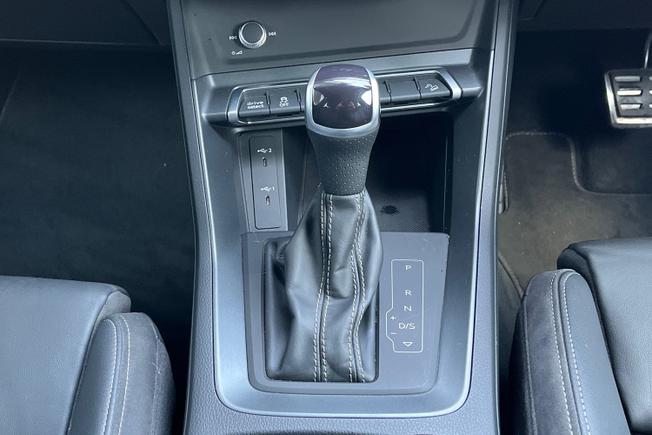 AUDI Q3 Photo 24