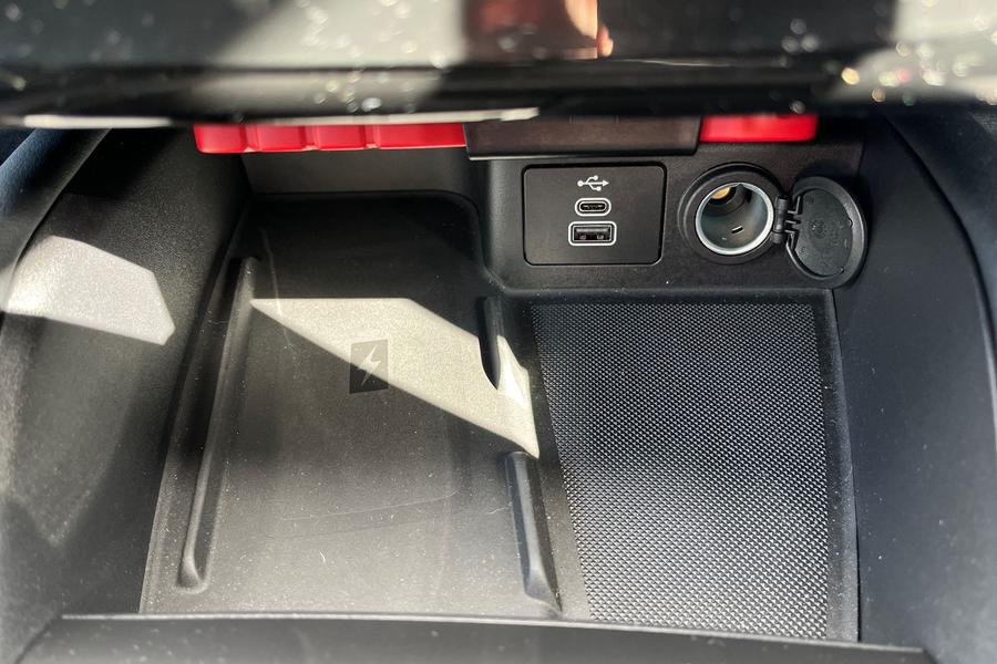 Ford KUGA Photo autoimg-8f1f1a00a4cc7ea52fa1a71a9521ecb247d8a082.jpg