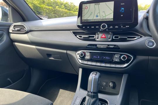 Hyundai i30 Photo autoimg-8f24c173dd57b4ba06fc53b176c9a9c6de5cc9f6.jpg