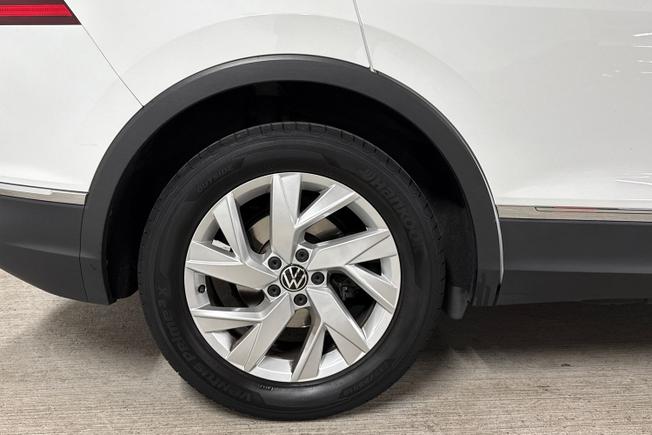 VOLKSWAGEN Tiguan Photo 5