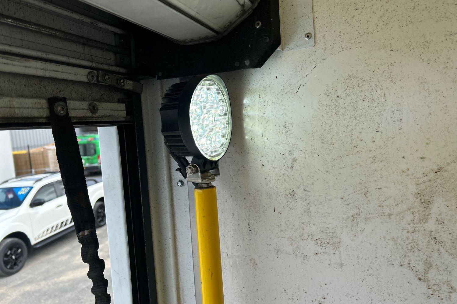 Ford TRANSIT LUTON Photo 29