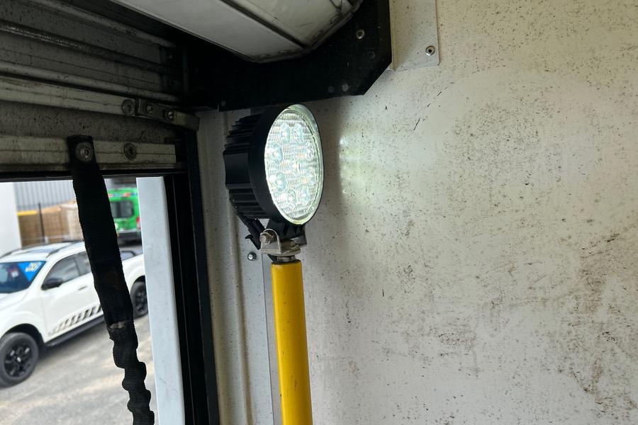 Ford TRANSIT LUTON Photo autoimg-8f3a6eb46c33ab87a67b74767cb400b0872df14d.jpg
