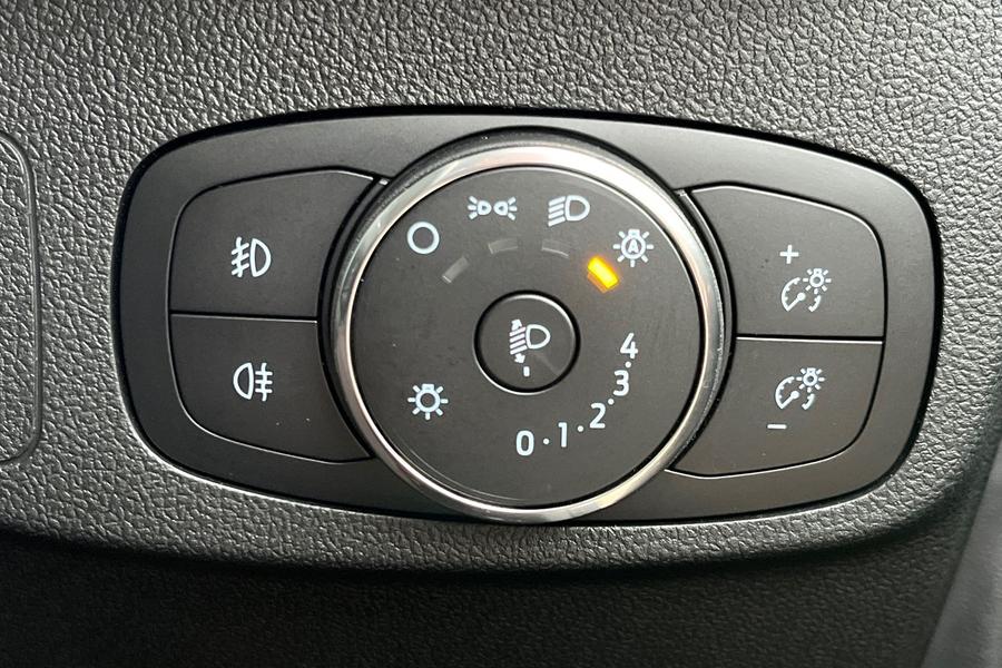 Ford FOCUS Photo autoimg-8f3e6fa6464d5c8ec21fe632588ef5622f03218d.jpg