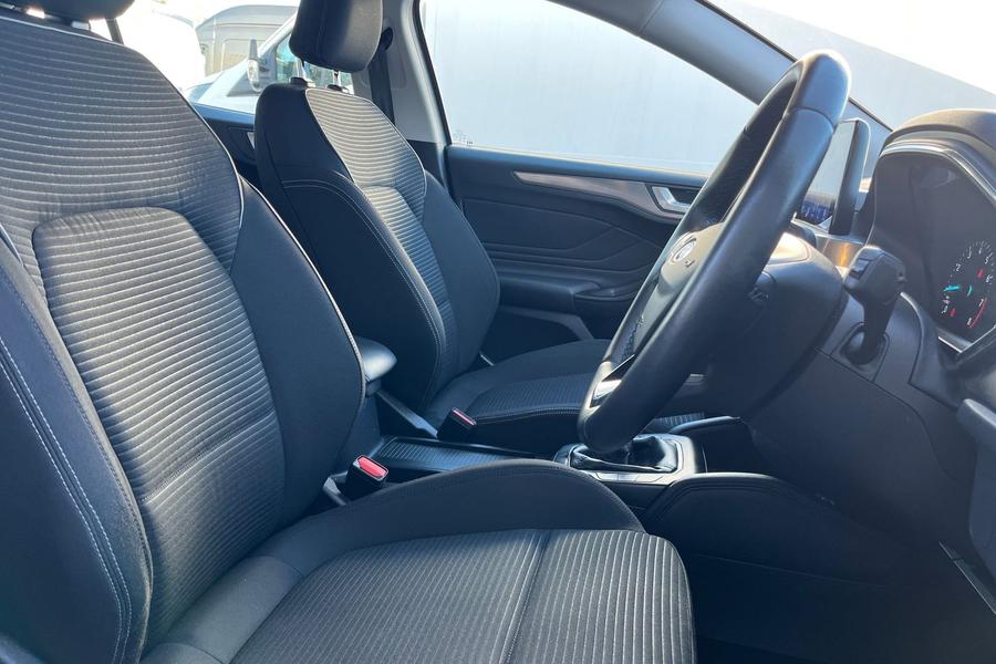 Ford FOCUS Photo autoimg-8f461caa2d94b5dcfc7111cc1bf2e60091185004.jpg