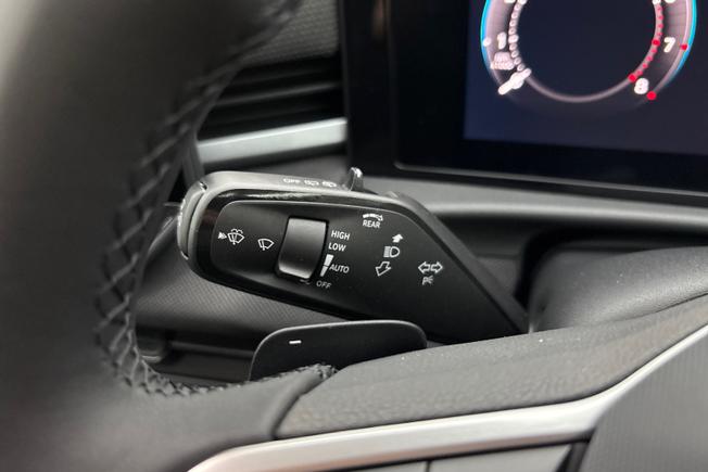 VOLKSWAGEN T-Roc Photo 28