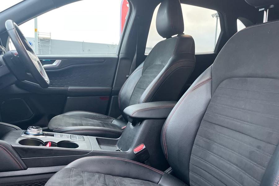 Ford KUGA Photo autoimg-8f4a406cafa193e93e4c77580fd33578bd874b9f.jpg