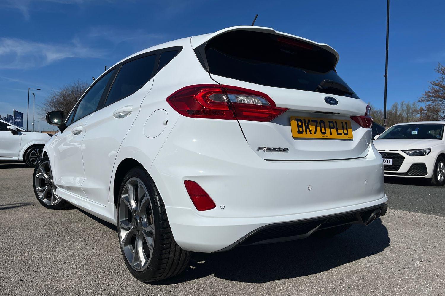 Ford FIESTA Photo 37