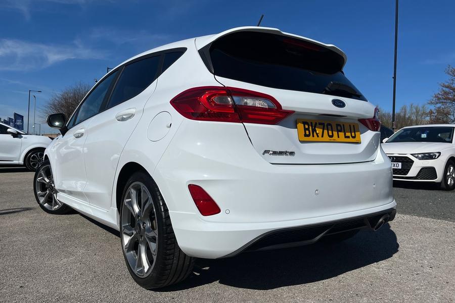 Ford FIESTA Photo autoimg-8f4c2467685f9921054a9127197fe850682d389b.jpg