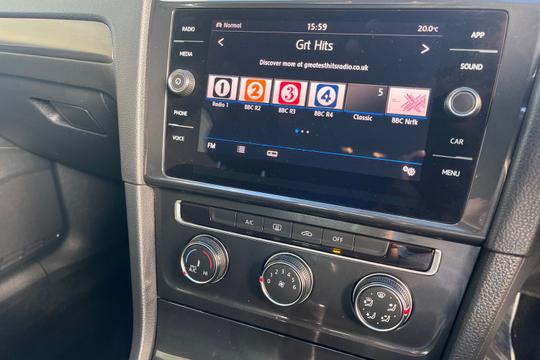 Volkswagen Golf Photo autoimg-8f54b06c233b7c9628cf584a8a8f79549a2c15f2.jpg