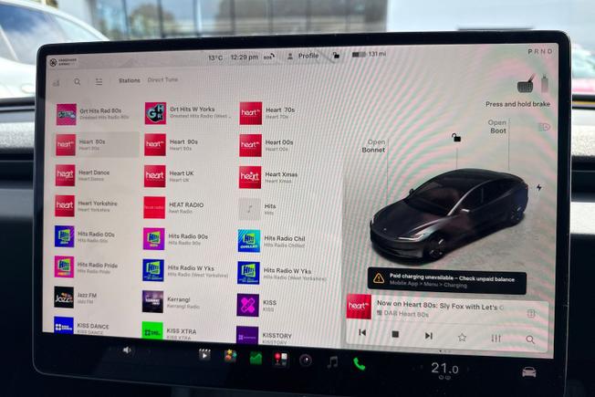 TESLA Model 3 Photo 36