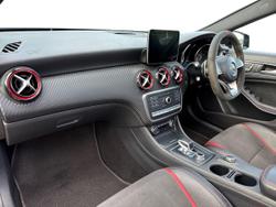 Mercedes-Benz A Class Photo 2