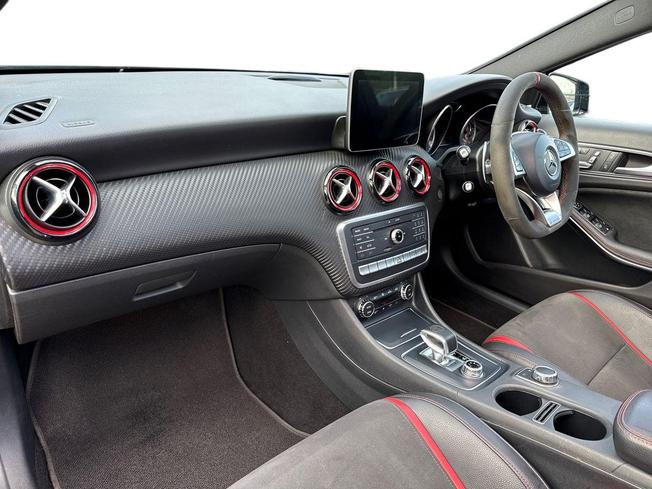 Mercedes-Benz A Class Photo 2