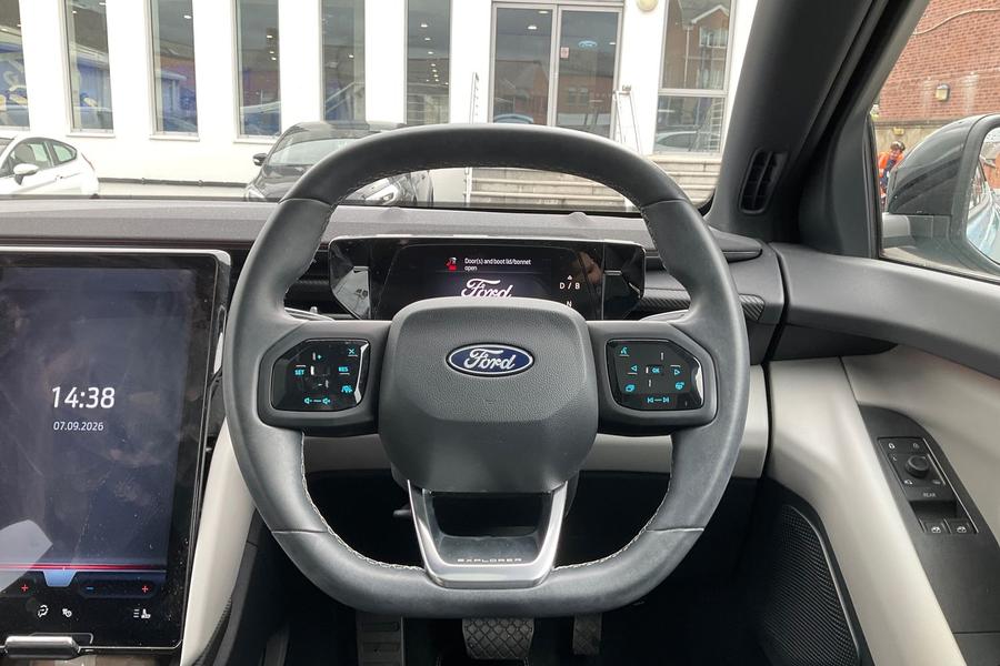Ford Explorer Photo autoimg-8f63890266e548fd4cd58a2252da1785e47a68f9.jpg
