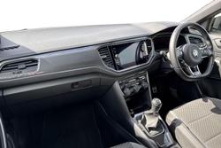 Volkswagen T-Roc Photo 2