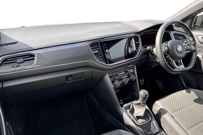 Volkswagen T-Roc Photo 2