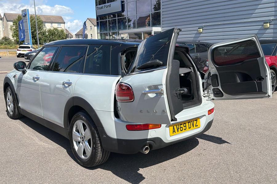 MINI CLUBMAN Photo autoimg-8f685ffe15cfeadbb1c21a3b667b2a739282873f.jpg